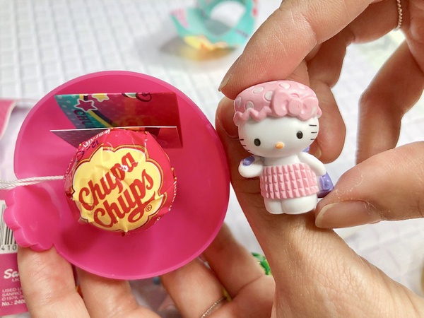 加倍佳XHello Kitty聯名棒棒糖驚喜蛋，超可愛的Kitty你一定要收藏