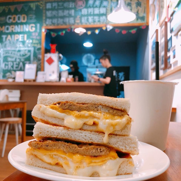 網友推爆的台北、桃園古早味蛋餅清單！QQ麵粉糊皮超經典，會上癮的老口味