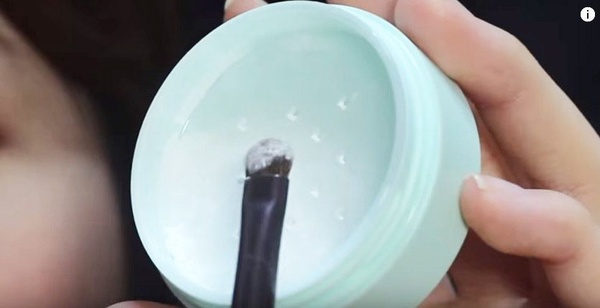 網好評「越拍越水保濕型蜜粉」乾肌女孩必推！＋2種蜜粉隱藏用法