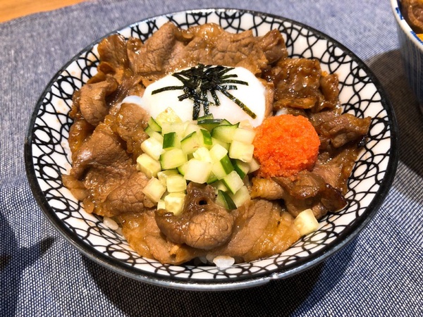 地表最強燒肉丼「開丼」起司瀑布燒肉丼超誘人，秋季新品激發你的食慾