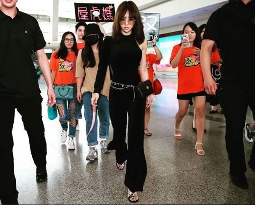 宇宙天后蔡依林的誕生。樂壇女王，說話了，不聽嗎？