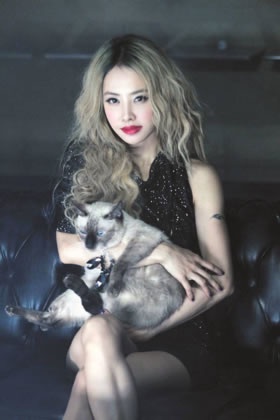 Jolin蔡依林is back 「呸」出新專輯！