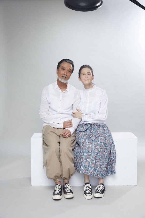 簡嫚書超美婚紗照曝光！與老公化老妝甜喊要一起變老，預計11月中辦婚禮！