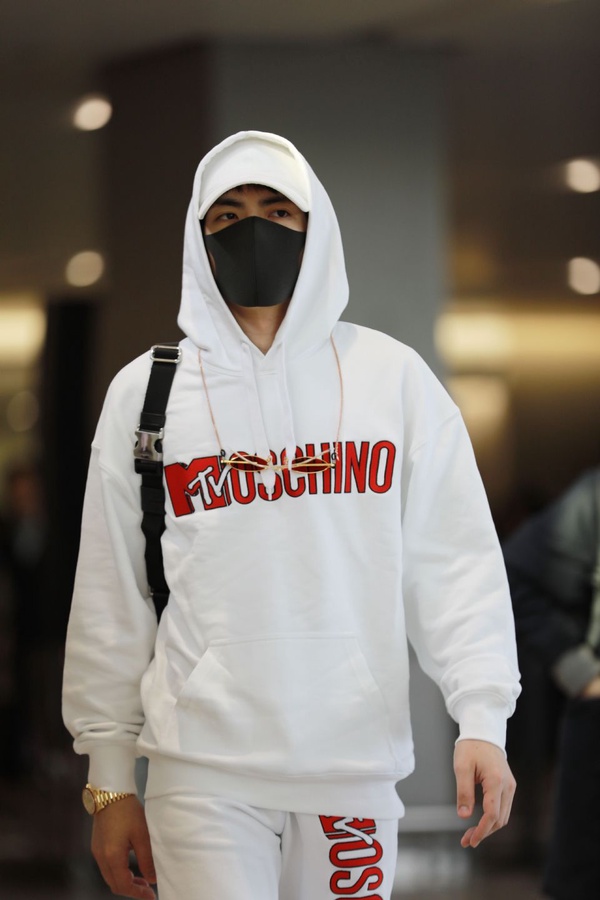 MOSCHINO [tv] H&M11/8開賣~蕭敬騰、a-mei、歐陽娜娜眾位時尚巨星紛紛搶穿！