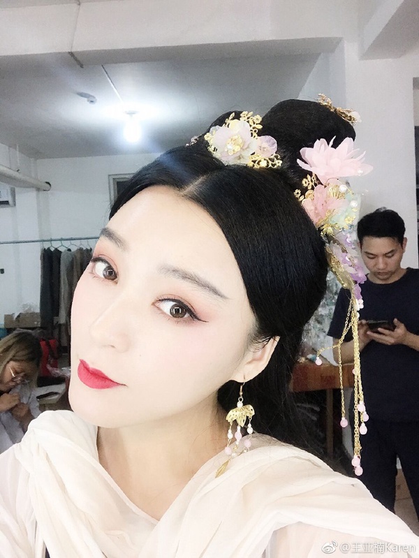 女星「替身」顏值高！5位女星楊冪、趙麗穎背後替身曝光，到底能多像？