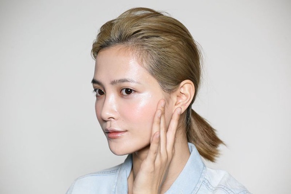 韓星、韓妞新歡「又亮又遮」粉底！還有這幾款通通讓你秋冬亮到閃大燈！