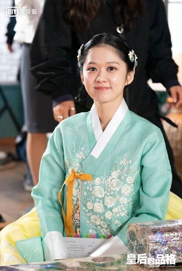 《皇后的品格》超美秘書李伊利雅？居然演過這5部劇，私下可愛瘋子形象