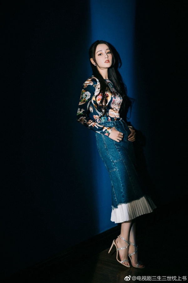 女星撞衫！楊冪vs.木村光希、迪麗熱巴vs.唐嫣，5組同款穿出不同味道