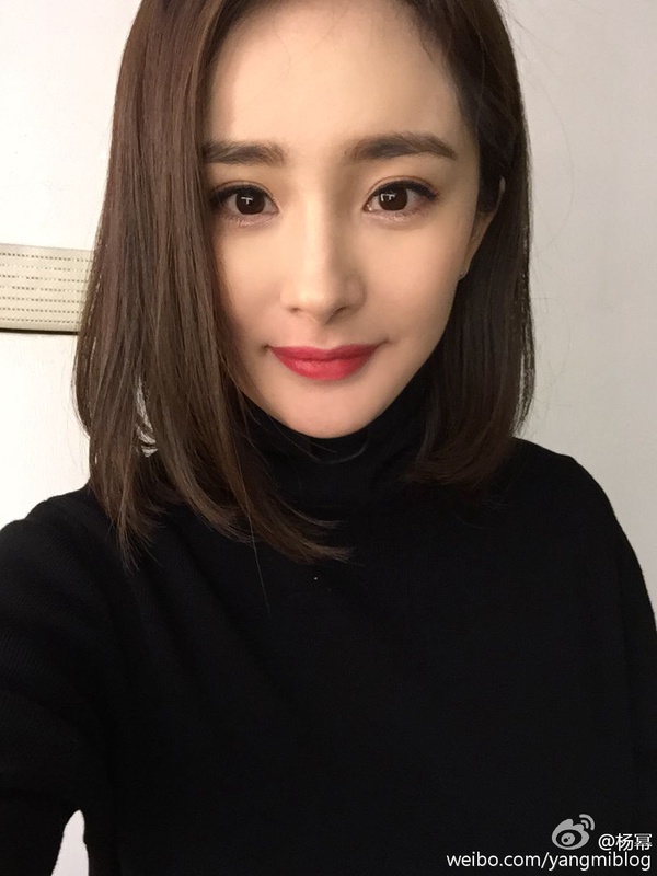 史上第三位！楊冪微博粉絲破億！9年來點滴路程，從青澀到人氣高漲