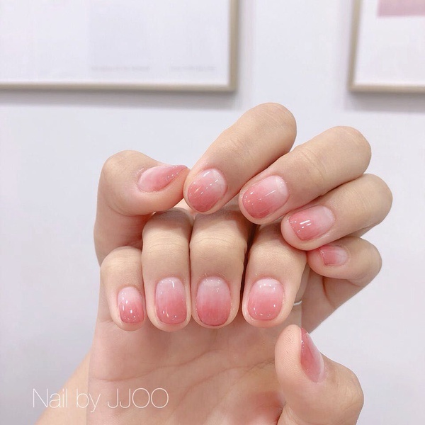 活力珊瑚橘其實顯白又百搭！10款絕美2019 PANTONE色美甲提案！