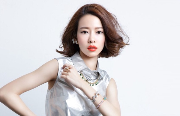 半掌臉網拍新寵「楊又穎」Cindy的雜誌處女秀！