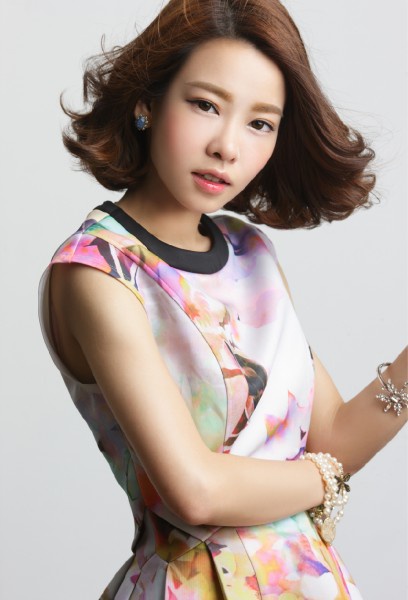 半掌臉網拍新寵「楊又穎」Cindy的雜誌處女秀！