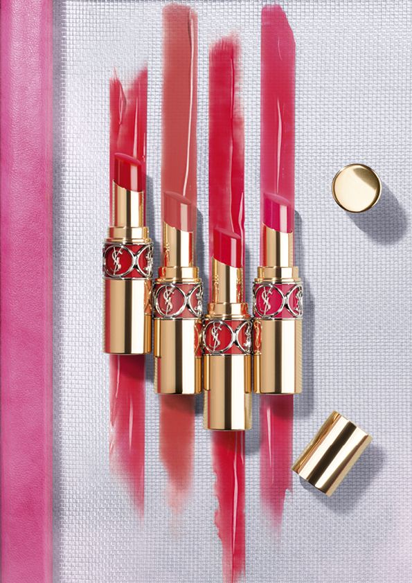 YSL全球首座【LOVE BAR】快閃登場，情挑金管熱賣色通通買得到！