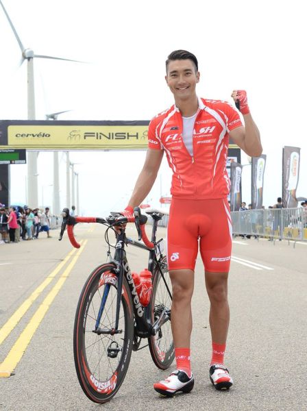 彭于晏崔始源兩帥較勁 互喂美食逼破功