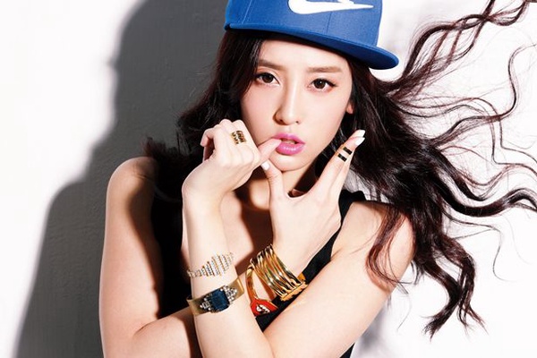 今夏把握「Boyish x Girly」，用優雅的飾品為自己加分！