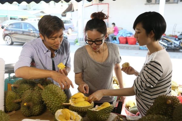 《十二道鋒味》桂綸鎂狂嗑美食，謝霆鋒好傻眼