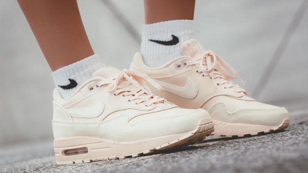 5款絕美夢幻「奶油杏粉」球鞋！Nike、adidas 、New Balance都是春天必備！