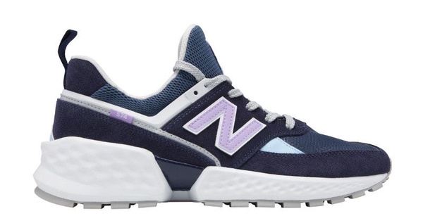 台灣也要開賣啦！IU腳踩new balance 708 新款仙女球鞋下凡，穿搭法全公開！