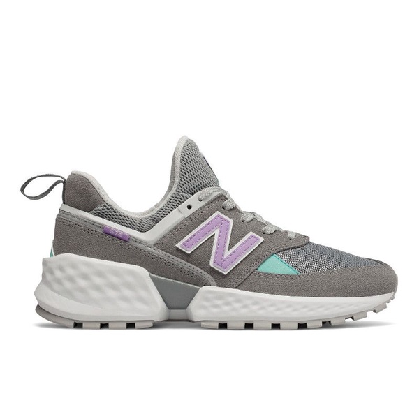 台灣也要開賣啦！IU腳踩new balance 708 新款仙女球鞋下凡，穿搭法全公開！