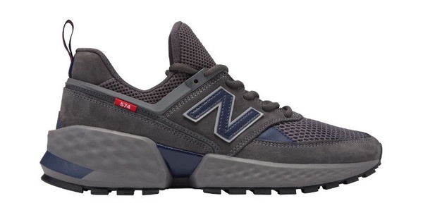 台灣也要開賣啦！IU腳踩new balance 708 新款仙女球鞋下凡，穿搭法全公開！