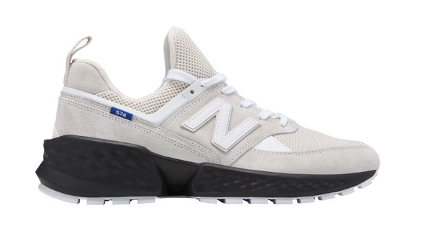 台灣也要開賣啦！IU腳踩new balance 708 新款仙女球鞋下凡，穿搭法全公開！