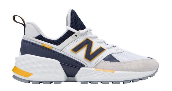 台灣也要開賣啦！IU腳踩new balance 708 新款仙女球鞋下凡，穿搭法全公開！