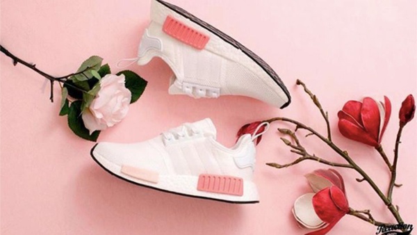 2019代購界「爆賣款球鞋」是這4雙！美翻的NMD R1「薰衣草紫」一有貨就被搶購一空！