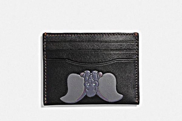 2019 COACH x DISNEY聯名再次出擊！愛麗絲、小鹿斑比、101忠狗成為主角！