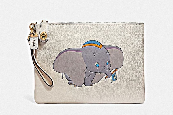 2019 COACH x DISNEY聯名再次出擊！愛麗絲、小鹿斑比、101忠狗成為主角！