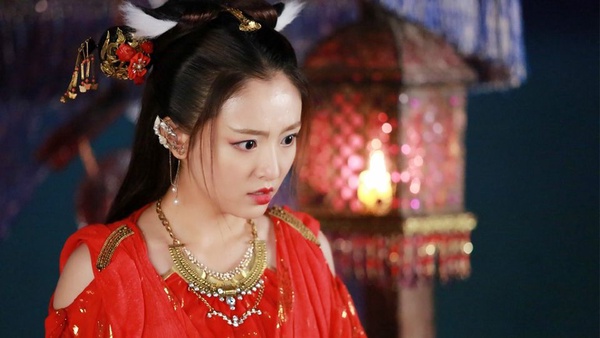 《如懿傳》田芸角是最甜美清宮旗服女神！盤點吳倩5部古裝造型一樣美得冒泡