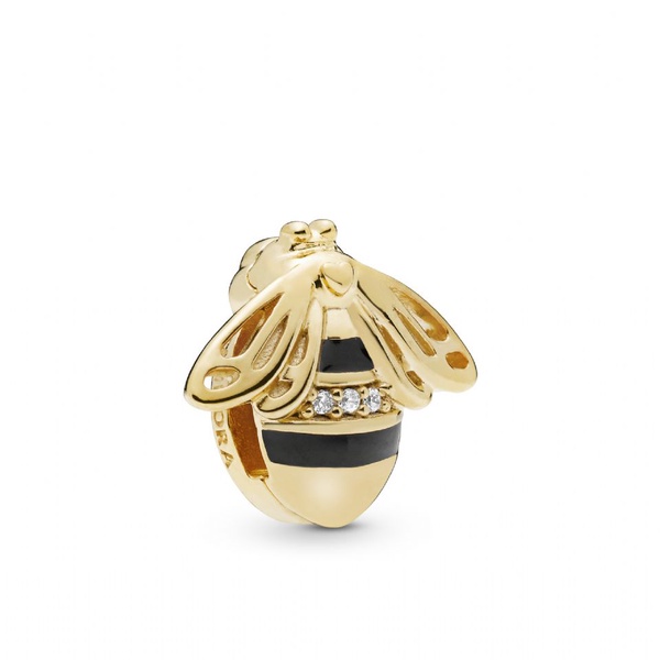 PANDORA 2019春季新品報到，不只PANDORA經典手環，項鍊、耳環也瘋疊搭！