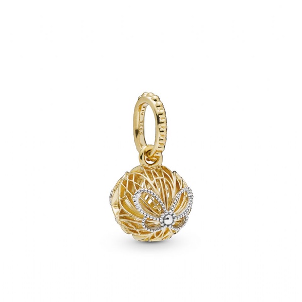 PANDORA 2019春季新品報到，不只PANDORA經典手環，項鍊、耳環也瘋疊搭！