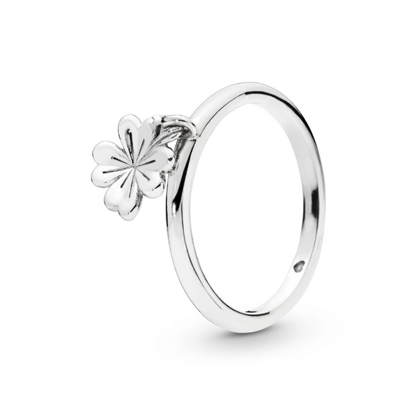 PANDORA 2019春季新品報到，不只PANDORA經典手環，項鍊、耳環也瘋疊搭！