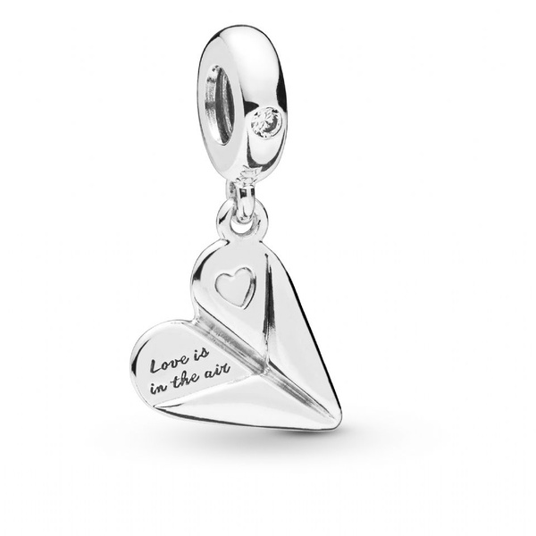PANDORA 2019春季新品報到，不只PANDORA經典手環，項鍊、耳環也瘋疊搭！