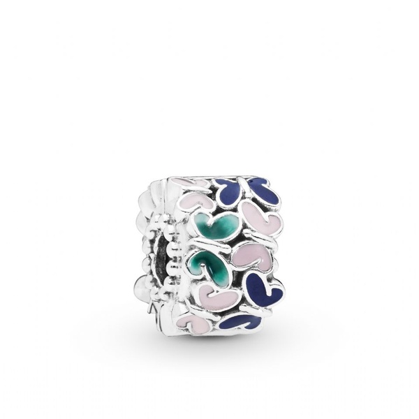 PANDORA 2019春季新品報到，不只PANDORA經典手環，項鍊、耳環也瘋疊搭！