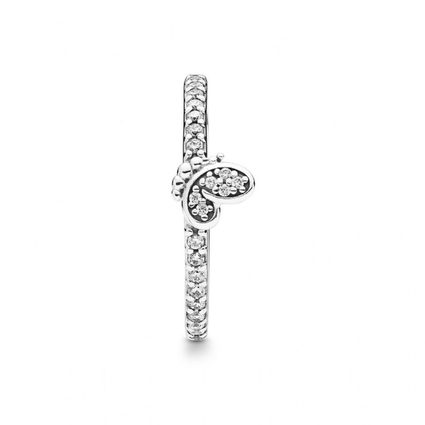 PANDORA 2019春季新品報到，不只PANDORA經典手環，項鍊、耳環也瘋疊搭！