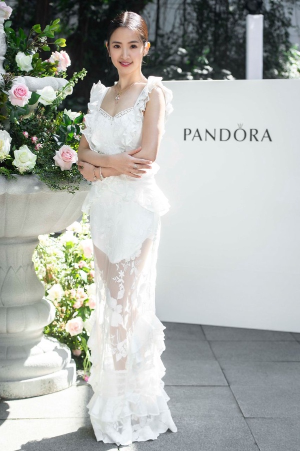 PANDORA 2019春季新品報到，不只PANDORA經典手環，項鍊、耳環也瘋疊搭！