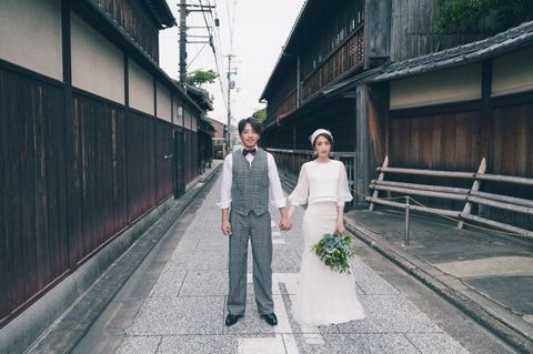 賈靜雯、唐嫣、陳妍希婚紗照被讚翻！不僅高甜，她們的婚紗髮型自然又有仙氣