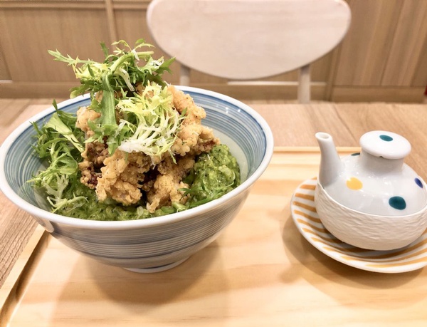 「Woosa屋莎鬆餅屋」春季限定「春日櫻花乳酪冰淇淋鬆餅」推出，起司瀑布漢堡、新品日式湯丼飯也是人氣必吃！