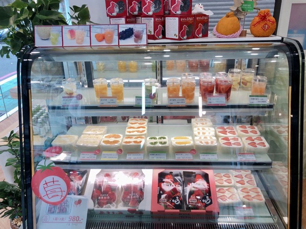 日本夫妻開的「J Fruit Mart 水果三明治」超熱門，草莓三明治、芒果三明治，還有蜜柑三明治通通大推！
