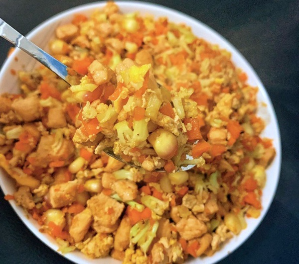 歐陽娜娜同款花椰菜炒飯，營養師也大推！5變化款，不怕吃膩，吃著吃著就瘦了