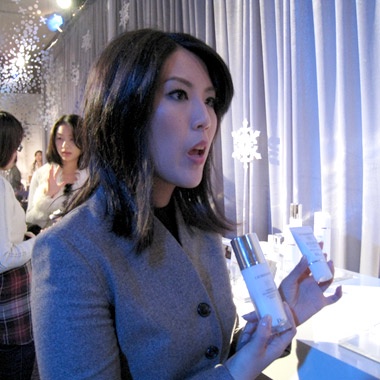 [WHITE]美女模範生：我是女王！