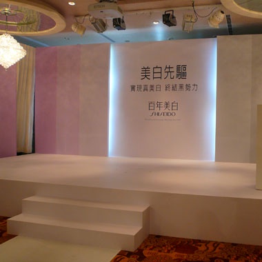 [WHITE]敗犬逆轉勝！楊謹華為求愛找上百年美白專家