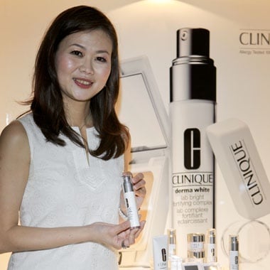 [WHITE]美白健診開張！陳怡蓉、千金女娘幫排隊掛號