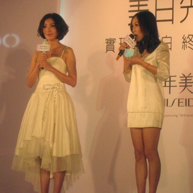 [WHITE]敗犬逆轉勝！楊謹華為求愛找上百年美白專家