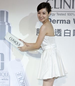 [WHITE]美白健診開張！陳怡蓉、千金女娘幫排隊掛號