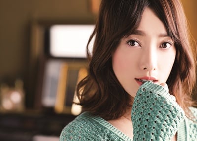 打造無辜妝感，日、韓人氣女星「困擾顏」