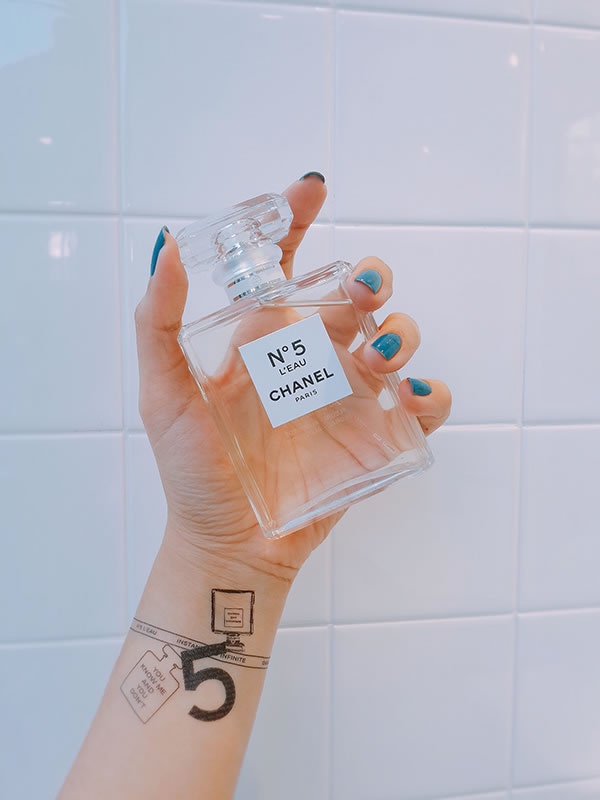 胡歌、周迅、歐陽娜娜都著迷的香味,打破你對CHANEL N°5的刻板印象!