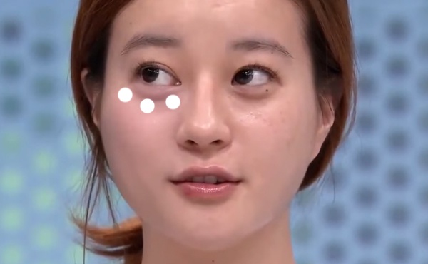 佟麗婭憔悴素顏曝光!原來「口紅」才是解救重度黑眼圈的唯一正解