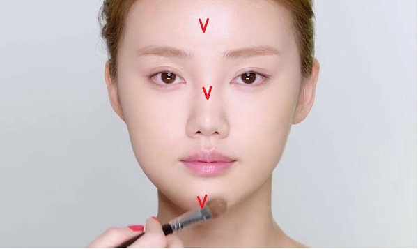 原來打亮要先上?改變底妝順序,輕鬆擁有女星澎潤肌!
